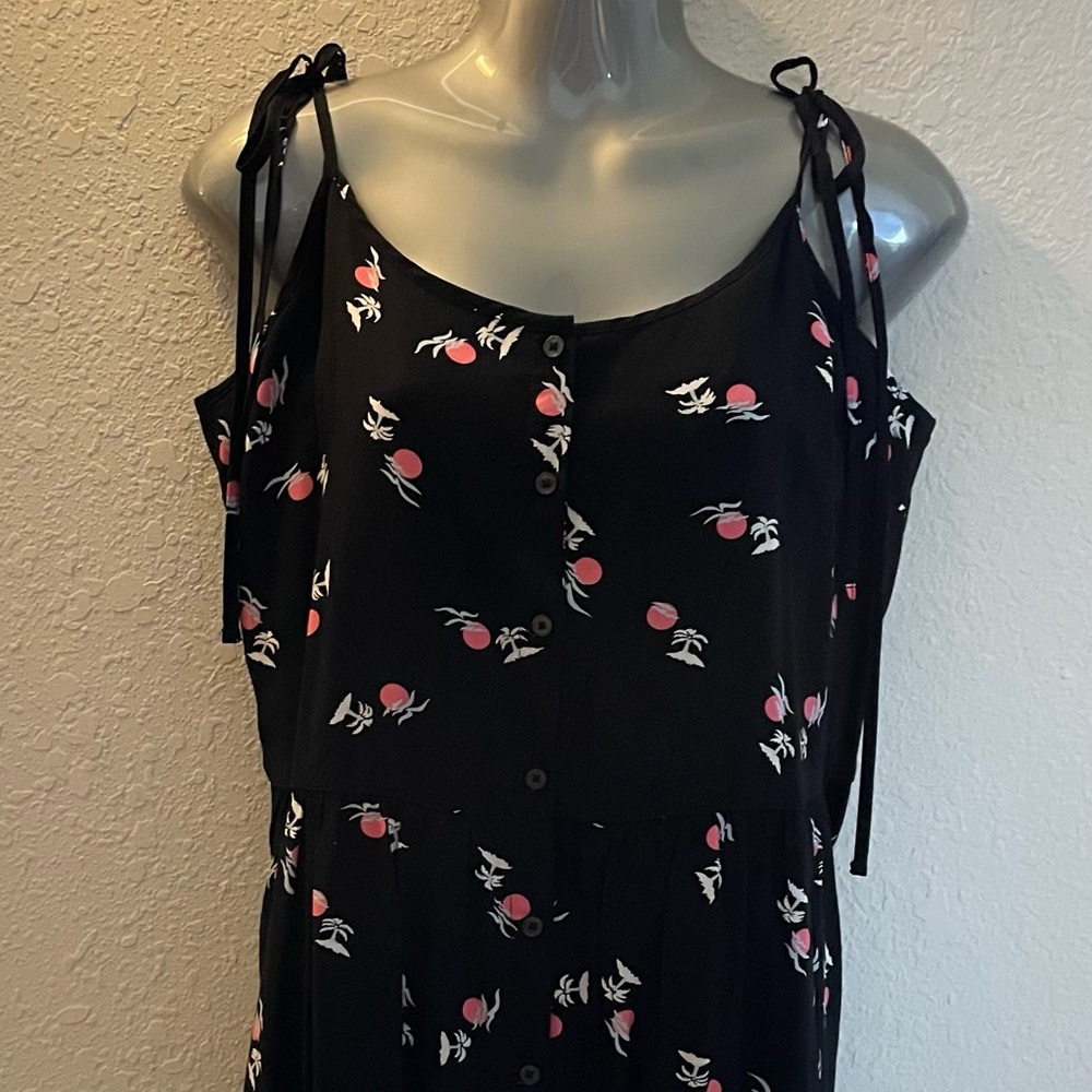 Tropical Levi’s Dress. New with tags, size large.